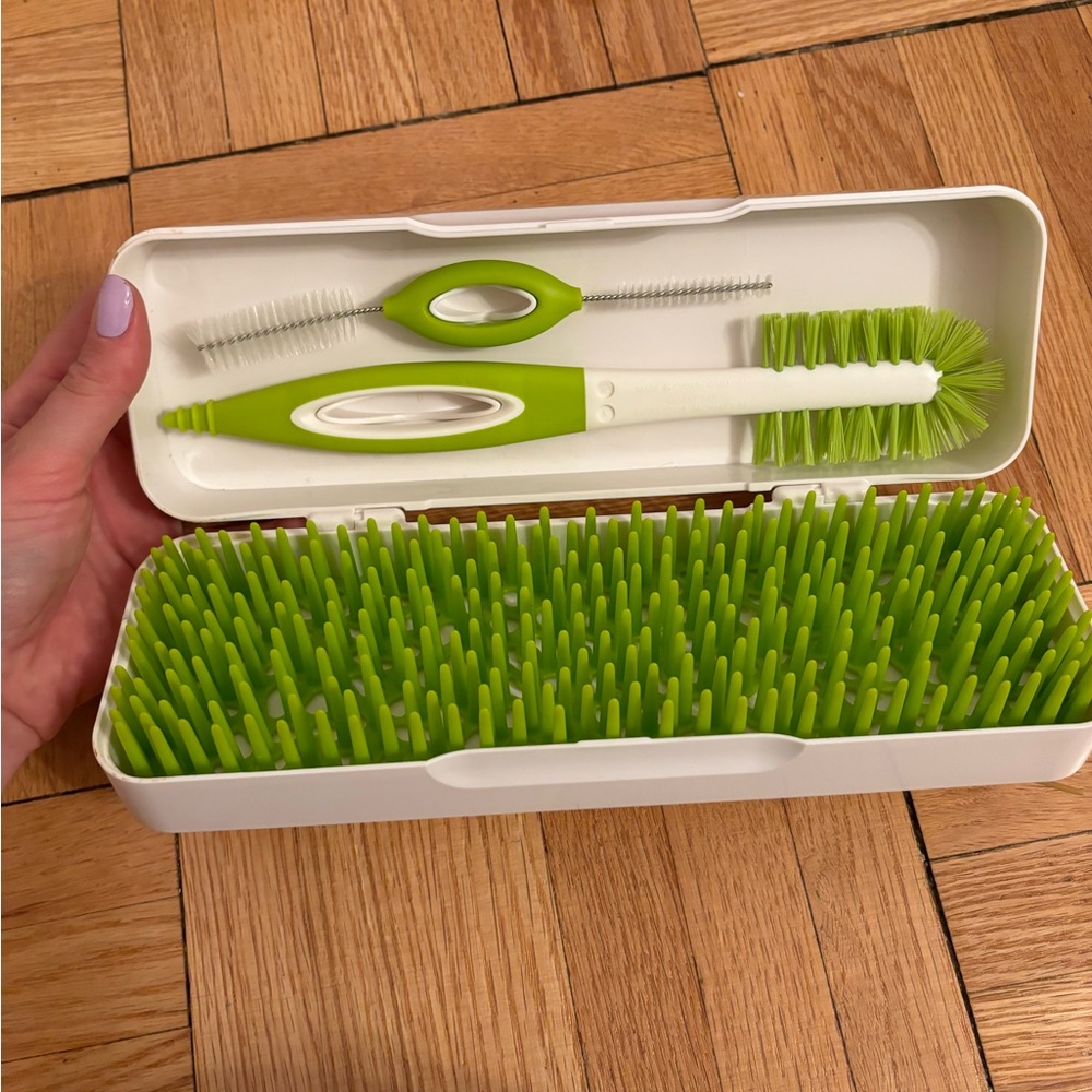 Boon travel size baby bottle cleaning set